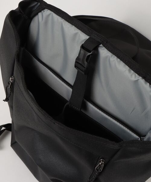 Columbia(コロンビア)の「【Columbia】アーバントレックWR 22L バックパック(バックパック/リュック・メンズ・ブラック・ONE SIZE)」の6枚目の写真
