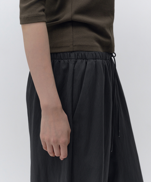 MUSINSA STANDARD WOMAN（ムシンサスタンダードウーマン）の「ウィメンズバルーンジョガーパンツ[ダークグレー]（スウェットパンツ・レディース・その他・24/26/28/30）」の6枚目の写真