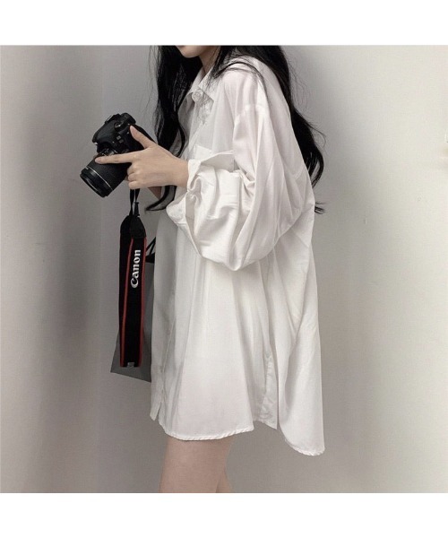 VIBGYOR(ヴィブジョー)の「【EIZZ/アイズ】オーバーサイズ ルーズ ロング 長袖 ビッグシャツ / ボタンシャツ(シャツ/ブラウス・レディース・ホワイト/ブルー・FREE)」の3枚目の写真