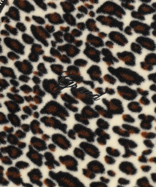 WISM(ウィズム)の「GRAND COLLECTION / グランド コレクション REVERSIBLE FLEECE LEOPARD JACKET(その他アウター・メンズ・ベージュ・LARGE/MEDIUM)」の5枚目の写真