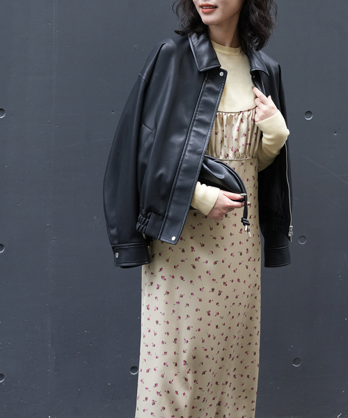 SLOBE IENA(スローブイエナ)の「フラワープリントサテンキャミワンピース(ワンピース・レディース・ベージュ・FREE)」の4枚目の写真
