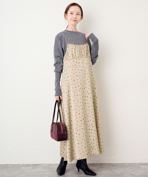 SLOBE IENA(スローブイエナ)の「フラワープリントサテンキャミワンピース(ワンピース・レディース・ベージュ・FREE)」の2枚目の写真