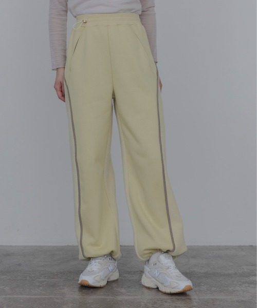 Eimee Law（エイミーロウ）の「ランダム刺繍フリース アーチパンツ（その他パンツ・レディース・ダークグレー/ライトイエロー/ライトベージュ・FREE）」の12枚目の写真