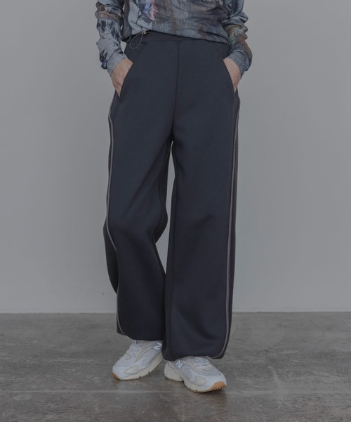 Eimee Law（エイミーロウ）の「ランダム刺繍フリース アーチパンツ（その他パンツ・レディース・ダークグレー/ライトイエロー/ライトベージュ・FREE）」の22枚目の写真