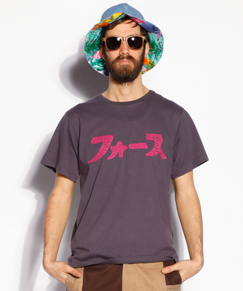 ALDIES(アールディーズ)の「Force Embroidery T フォース エンブロイダリー Tシャツ(Tシャツ/カットソー・メンズ・パープル/ホワイト/ブラック/グレー・LARGE/MEDIUM/SMALL/X-LARGE)」の4枚目の写真