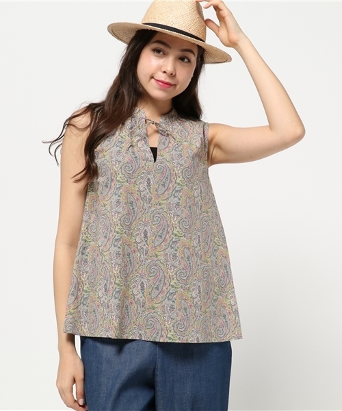 NATURAL BEAUTY BASIC（ナチュラルビューティーベーシック）の「【AneCan 6月号掲載】《LIBERTY》テッサブラウス（シャツ/ブラウス・レディース・レッド/ライトグリーン・SMALL/MEDIUM）」の2枚目の写真