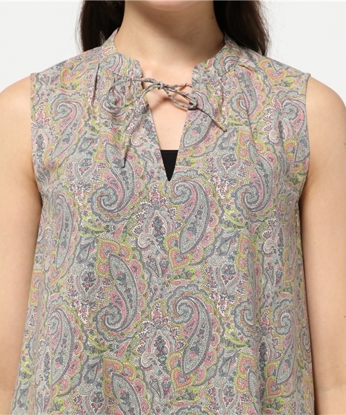 NATURAL BEAUTY BASIC（ナチュラルビューティーベーシック）の「【AneCan 6月号掲載】《LIBERTY》テッサブラウス（シャツ/ブラウス・レディース・レッド/ライトグリーン・SMALL/MEDIUM）」の8枚目の写真