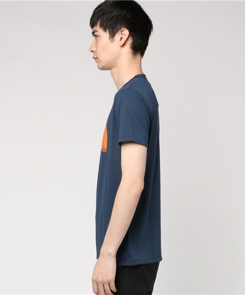 THE NORTH FACE（ザノースフェイス）の「ザ・ノース・フェイス　メンズカットソー　 /　TNFグラフィックティー（Tシャツ/カットソー・メンズ・ネイビー/オレンジ/グレー/ホワイト・SMALL/LARGE/MEDIUM/X-LARGE）」の5枚目の写真