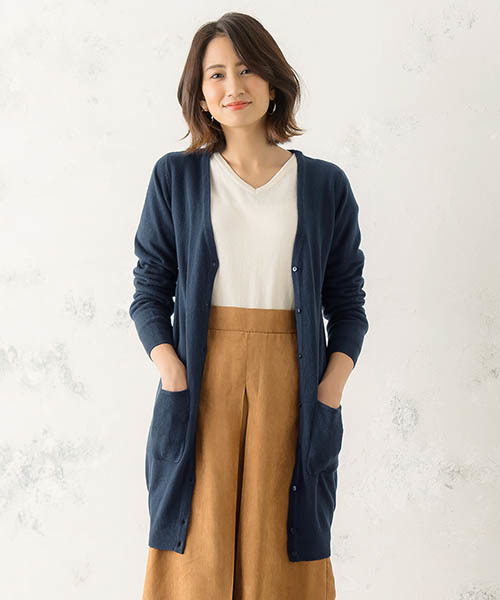 Pierrot(ピエロ)の「お家で洗えるカシミアタッチポケット付きロングニットカーディガン(カーディガン/ボレロ・レディース・バーガンディー/オフホワイト/ブラック/グレー/ブラウン系その他/ベージュ/ネイビー/インディゴブルー/モカ/ピンク系その他/グレイッシュベージュ・L/M)」の9枚目の写真