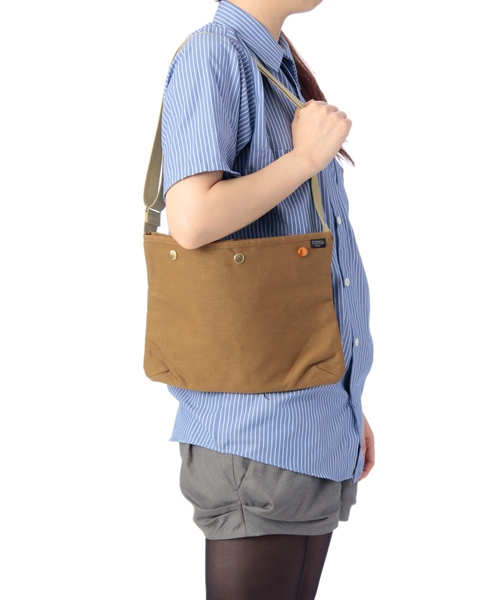 PORTER（ポーター）の「PORTER / “COPPI” サコッシュ ショルダーバッグ（ショルダーバッグ・メンズ・グレー/ブラック/ベージュ/グリーン/ネイビー・ONE SIZE）」の12枚目の写真