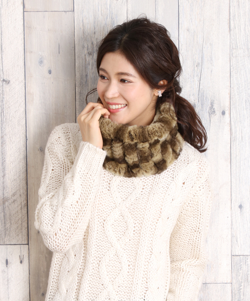 sankyo shokai(サンキョウショウカイ)の「レッキスファースヌード(ネックウォーマー/スヌード・レディース・ライトグレー/ブラック/グレー/ピンク/モカ/ブラック系その他/ブラウン系その他/ワイン/ライトベージュ/グレイッシュベージュ・FREE)」の7枚目の写真