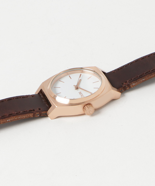 NIXON（ニクソン）の「MEDIUM TIME TELLER LEATHER NA11722630-00 ROSE GOLD/WT/BROWN（アナログ腕時計・レディース・ピンクゴールド・FREE）」の5枚目の写真