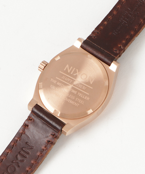 NIXON（ニクソン）の「MEDIUM TIME TELLER LEATHER NA11722630-00 ROSE GOLD/WT/BROWN（アナログ腕時計・レディース・ピンクゴールド・FREE）」の4枚目の写真