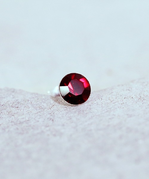 ANCHOR（アンカー）の「シングルカットストーンピアス（ピアス（片耳用）・メンズ・ブラック/クリア/ブルー/グリーン/レッド/パープル/カリビアンブルー・FREE）」の6枚目の写真