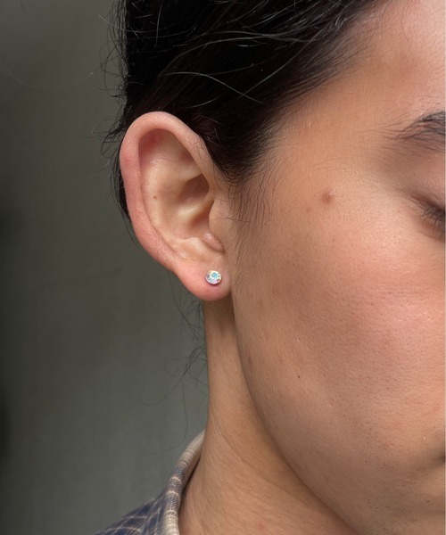 ANCHOR（アンカー）の「シングルカットストーンピアス（ピアス（片耳用）・メンズ・ブラック/クリア/ブルー/グリーン/レッド/パープル/カリビアンブルー・FREE）」の8枚目の写真