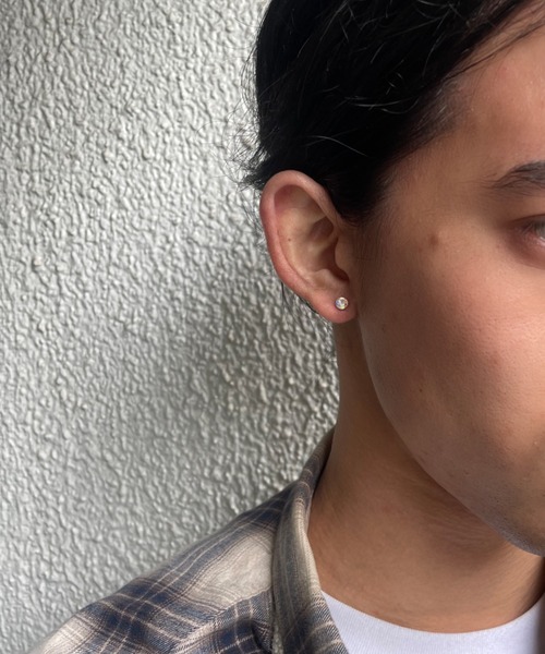 ANCHOR（アンカー）の「シングルカットストーンピアス（ピアス（片耳用）・メンズ・ブラック/クリア/ブルー/グリーン/レッド/パープル/カリビアンブルー・FREE）」の9枚目の写真