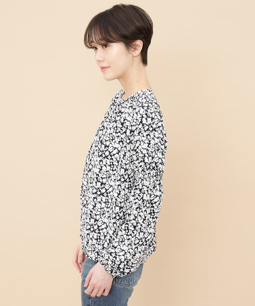 ADAM ET ROPE'（アダムエロペ）の「プリントパフスリーブブラウス（シャツ/ブラウス・レディース・ネイビー/キナリ・FREE）」の14枚目の写真