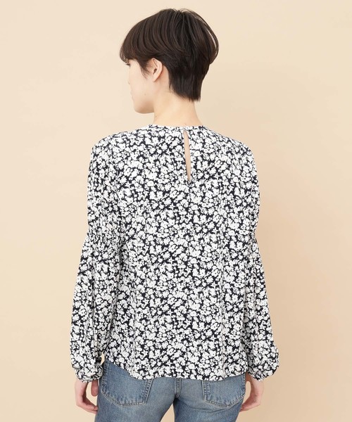 ADAM ET ROPE'（アダムエロペ）の「プリントパフスリーブブラウス（シャツ/ブラウス・レディース・ネイビー/キナリ・FREE）」の15枚目の写真