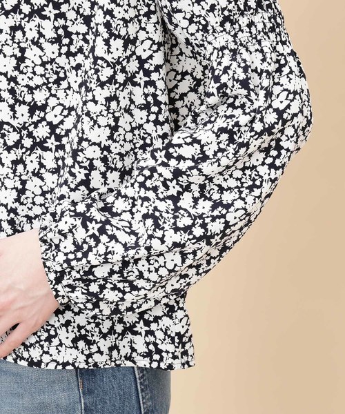 ADAM ET ROPE'（アダムエロペ）の「プリントパフスリーブブラウス（シャツ/ブラウス・レディース・ネイビー/キナリ・FREE）」の18枚目の写真