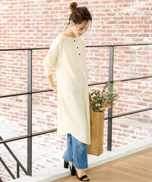 KOBE LETTUCE(コウベレタス)の「サーマルヘンリーネック2WAYワンピース【WEARISTA田中亜希子さん×KOBE LETTUCEコラボ】(ワンピース・レディース・チャコールグレー/アイボリー/モカ/ブルー系その他/ブルー系その他2/グレー系その他/ホワイト系その他/ブラウン系その他・FREE)」の2枚目の写真
