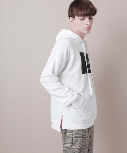 EMMA CLOTHES（エマクローズ）の「裏毛プルオーバーロゴパーカー(EMMA CLOTHES)（パーカー・メンズ・ブラック/オフホワイト/グレー系その他/チャコール/ライトベージュ・FREE）」の13枚目の写真