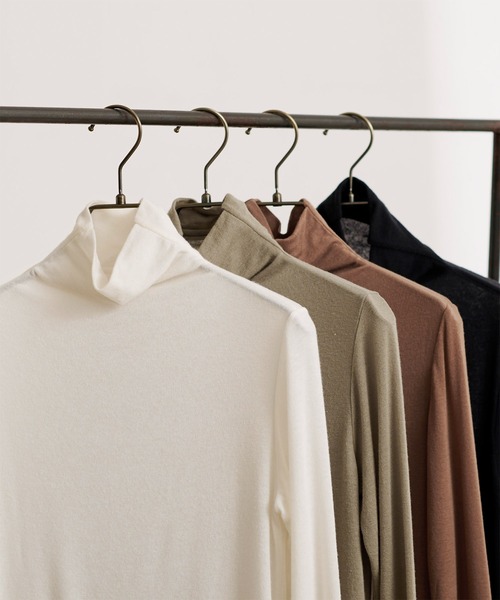 UR'S（ユアーズ）の「ﾍﾞｰｼｯｸﾀｰﾄﾙﾈｯｸﾌﾟﾙｵｰﾊﾞｰ（ニット/セーター・レディース・アイボリー/カーキ/ブラウン/ブラック・FREE）」の3枚目の写真