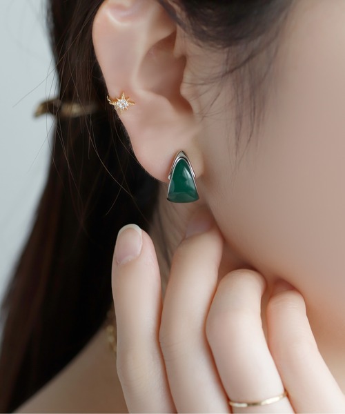 ANEMONE（アネモネ）の「つやつやプレートのシックカラーイヤリング[カール][S]（イヤリング・レディース・ブラウン/グレー/カーキ/ライトピンク/グリーン・FREE）」の4枚目の写真