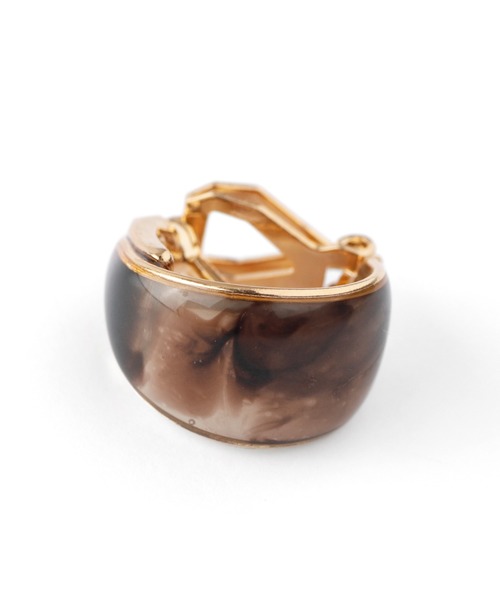 ANEMONE（アネモネ）の「つやつやプレートのシックカラーイヤリング[カール][S]（イヤリング・レディース・ブラウン/グレー/カーキ/ライトピンク/グリーン・FREE）」の9枚目の写真