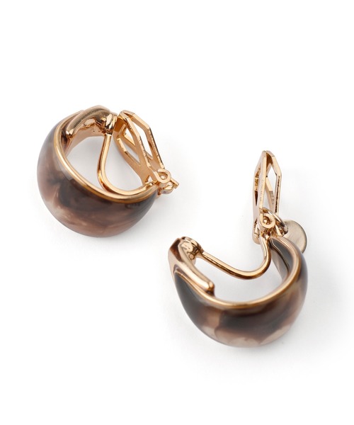 ANEMONE（アネモネ）の「つやつやプレートのシックカラーイヤリング[カール][S]（イヤリング・レディース・ブラウン/グレー/カーキ/ライトピンク/グリーン・FREE）」の11枚目の写真