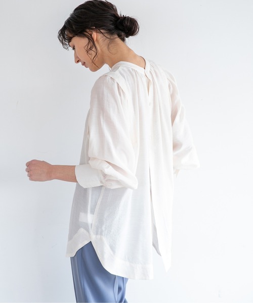 A part by（アパートバイ）の「RyNyソデボリュームブラウス 915752（シャツ/ブラウス・レディース・レッド系その他6/ブラック/ベージュ/ライトブルー/ピンク系その他4/オフホワイト/ライトグレー/ライトベージュ・FREE）」の17枚目の写真