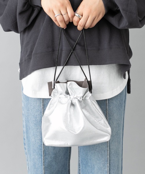 prose verse（プロズヴェール）の「メタリック巾着ショルダーバッグ（ショルダーバッグ・レディース・ゴールド/シルバー/ブラック・ﾌﾘ-）」の18枚目の写真