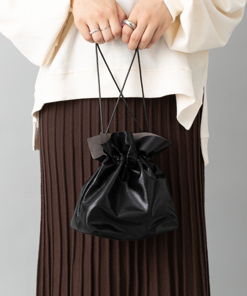 prose verse（プロズヴェール）の「メタリック巾着ショルダーバッグ（ショルダーバッグ・レディース・ゴールド/シルバー/ブラック・ﾌﾘ-）」の10枚目の写真