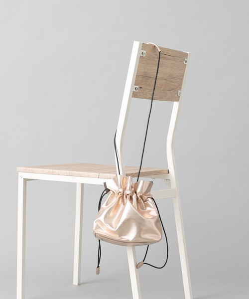 prose verse（プロズヴェール）の「メタリック巾着ショルダーバッグ（ショルダーバッグ・レディース・ゴールド/シルバー/ブラック・ﾌﾘ-）」の15枚目の写真