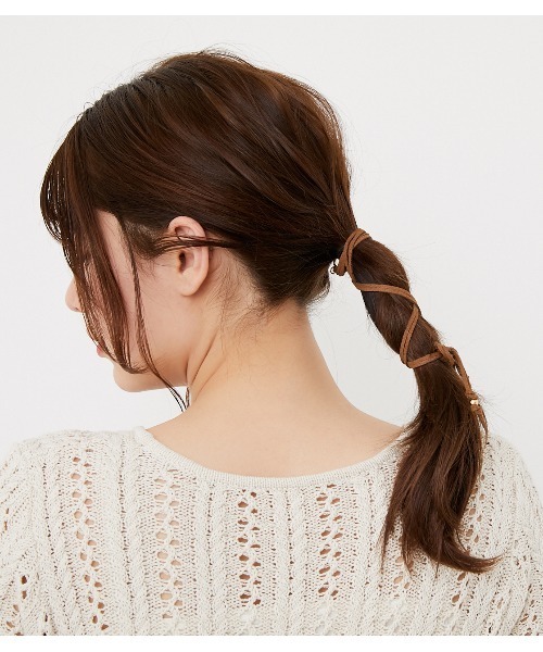 rienda（リエンダ）の「フェイクスエードダブルシィンロープ（ヘアゴム・レディース・ブラック/ブラウン・FREE）」の2枚目の写真
