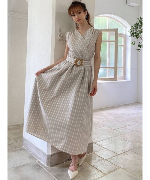 RESEXXY(リゼクシー)の「ストライプワンピース(ワンピース・レディース・オフホワイト/ブラック/ベージュ・FREE)」の4枚目の写真