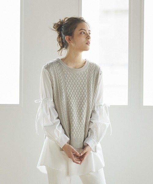 LIPSTAR（リップスター）の「【WEB別注カラーあり】ベストレイヤード風ブラウス（ニット/セーター・レディース・ブラック/キャメル/オフホワイト/グリーン系その他・M）」の2枚目の写真