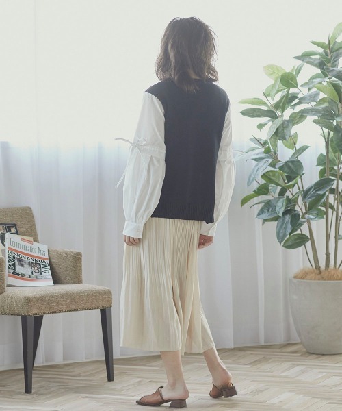 LIPSTAR（リップスター）の「【WEB別注カラーあり】ベストレイヤード風ブラウス（ニット/セーター・レディース・ブラック/キャメル/オフホワイト/グリーン系その他・M）」の8枚目の写真