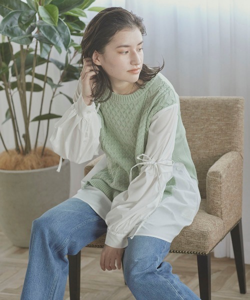 LIPSTAR（リップスター）の「【WEB別注カラーあり】ベストレイヤード風ブラウス（ニット/セーター・レディース・ブラック/キャメル/オフホワイト/グリーン系その他・M）」の6枚目の写真