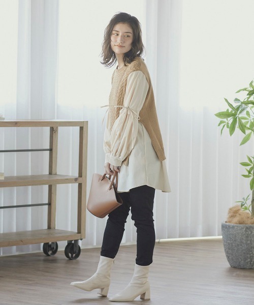 LIPSTAR（リップスター）の「【WEB別注カラーあり】ベストレイヤード風ブラウス（ニット/セーター・レディース・ブラック/キャメル/オフホワイト/グリーン系その他・M）」の13枚目の写真