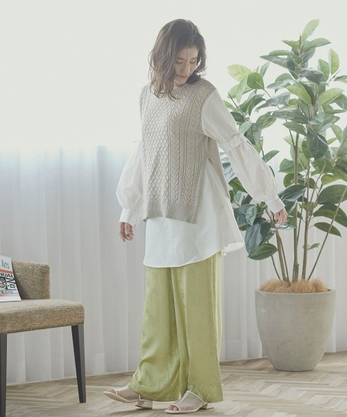 LIPSTAR（リップスター）の「【WEB別注カラーあり】ベストレイヤード風ブラウス（ニット/セーター・レディース・ブラック/キャメル/オフホワイト/グリーン系その他・M）」の17枚目の写真