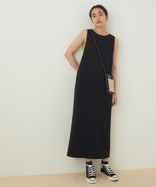 ADAM ET ROPE'（アダムエロペ）の「＜洗える＞BACKツイストワンピース（ワンピース・レディース・ブラック/キナリ・FREE）」の2枚目の写真