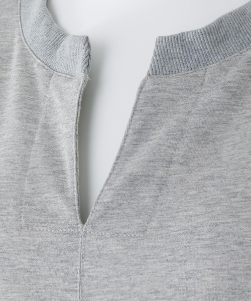 MILKFED.（ミルクフェド）の「SPLIT NECK S/S SWEAT TOP（スウェット・レディース・ベージュ/アッシュ・ONE SIZE）」の13枚目の写真