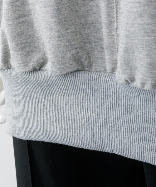 MILKFED.（ミルクフェド）の「SPLIT NECK S/S SWEAT TOP（スウェット・レディース・ベージュ/アッシュ・ONE SIZE）」の5枚目の写真