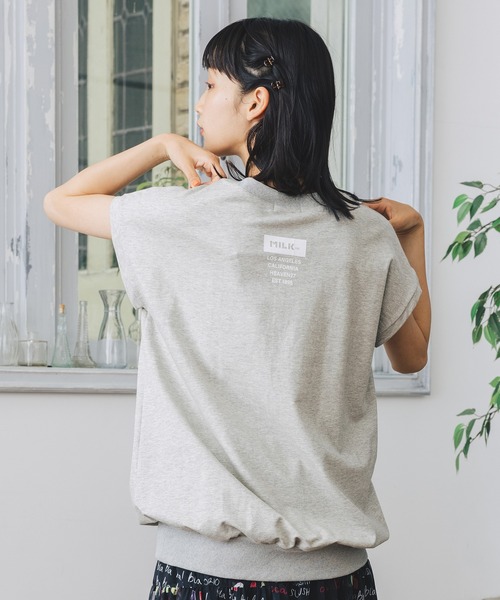 MILKFED.（ミルクフェド）の「SPLIT NECK S/S SWEAT TOP（スウェット・レディース・ベージュ/アッシュ・ONE SIZE）」の21枚目の写真