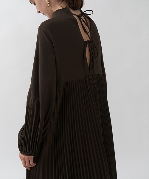 UNSPOKEN（アンスポクン）の「【UNSPOKEN】【2021AW】Pleated switching dress UD20L009（ワンピース・レディース・ブラック/ブラウン・M/L/S）」の3枚目の写真