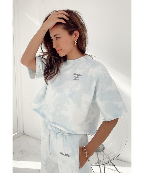 ALEXIA STAM（アリシアスタン）の「Logo Tie Dye Short Sleeve Cropped Sweatshirt/ロゴタイダイショートスリーブスウェットシャツ（スウェット・レディース・ベージュ/ブルー・FREE）」の4枚目の写真