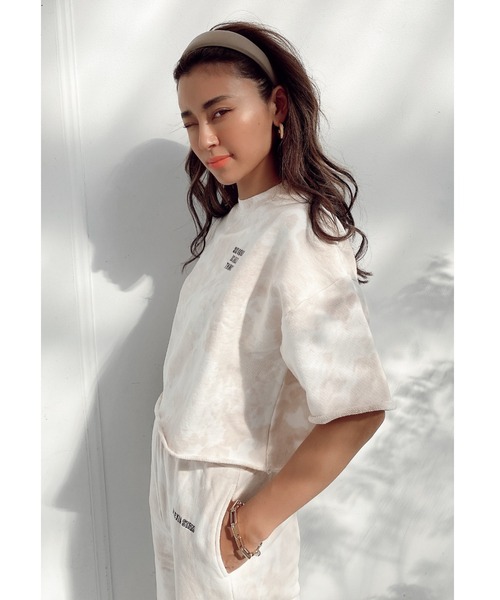 ALEXIA STAM（アリシアスタン）の「Logo Tie Dye Short Sleeve Cropped Sweatshirt/ロゴタイダイショートスリーブスウェットシャツ（スウェット・レディース・ベージュ/ブルー・FREE）」の9枚目の写真