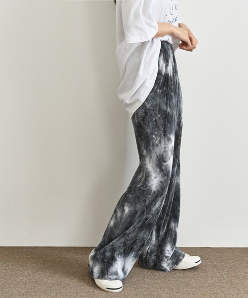 me+em select（ミームセレクト）の「タイダイプリーツワイドパンツ（その他パンツ・レディース・ライトブルー/ブルー/ネイビー/ブラック・FREE）」の7枚目の写真