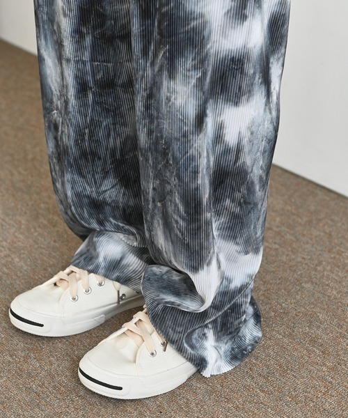me+em select（ミームセレクト）の「タイダイプリーツワイドパンツ（その他パンツ・レディース・ライトブルー/ブルー/ネイビー/ブラック・FREE）」の8枚目の写真