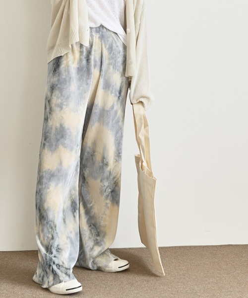 me+em select（ミームセレクト）の「タイダイプリーツワイドパンツ（その他パンツ・レディース・ライトブルー/ブルー/ネイビー/ブラック・FREE）」の5枚目の写真